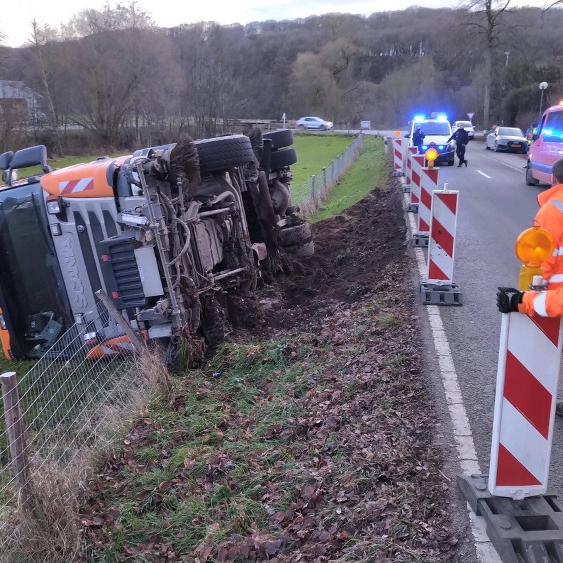 Platen Everlingen Lastwagen Umgekippt Luxemburger Wort